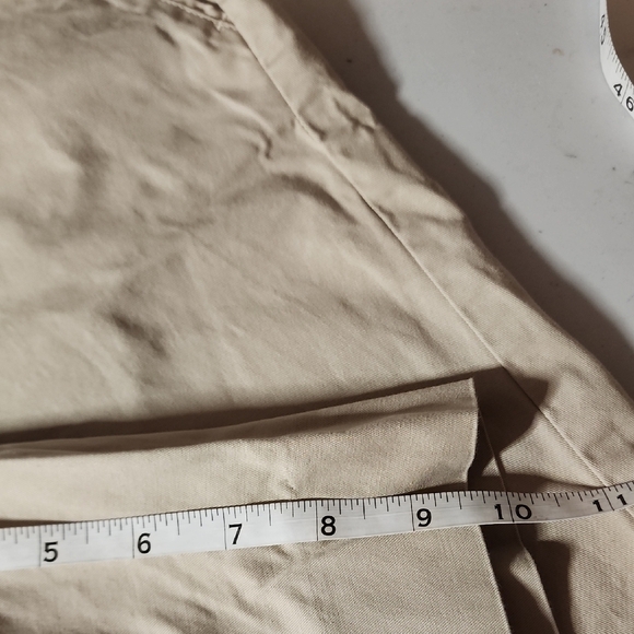 GAP Women's Cream Bermuda Shorts - Picture 5 of 6